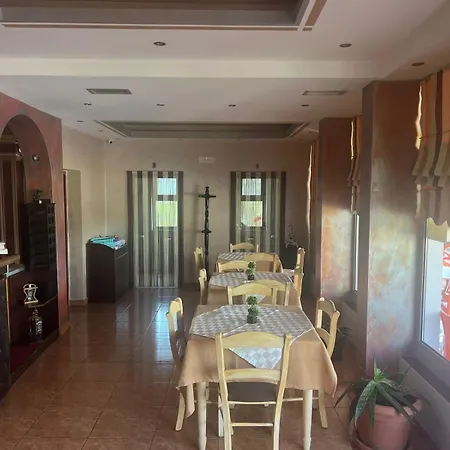 Kristal Hotel